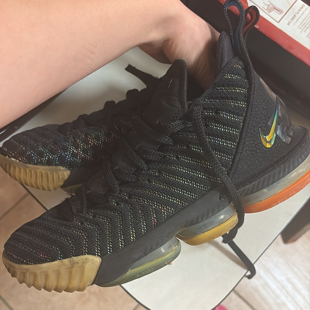 LeBron 16 Shoes SIZE 9 MENS